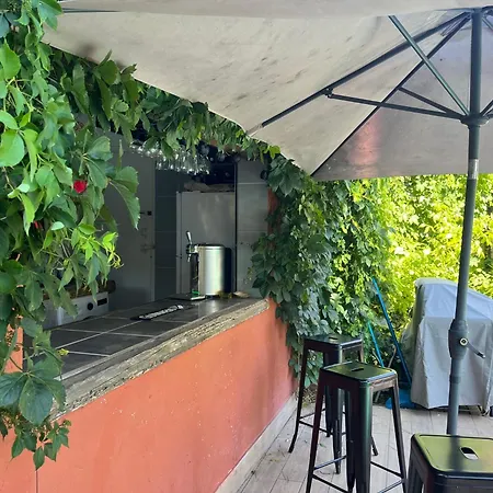 Florence - Mas Saint Louis - Piscine Chauffee Bed & Breakfast *