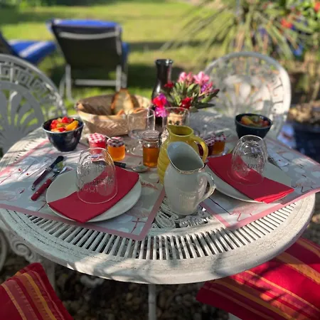 Couette-café Florence - Mas Saint Louis - Piscine Chauffee *