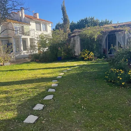 فندق مبيت وإفطار Florence - Mas Saint Louis - Piscine Chauffee *