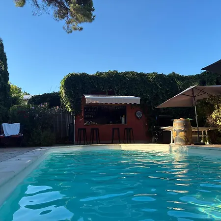 فندق مبيت وإفطار Florence - Mas Saint Louis - Piscine Chauffee *